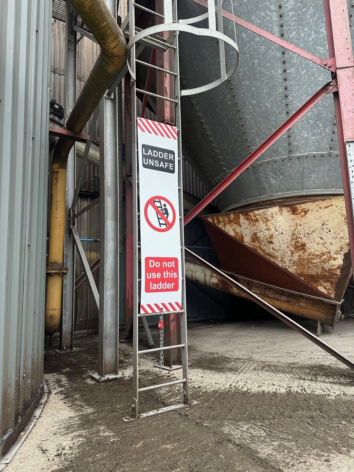 Working With Ladders – How to Keep Workers Safe with Ladder Lockout